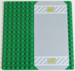 LEGO - Grundplatte / Baseplate 16 x 16 mit Straße u. LKW Spur, grün # 30225pb02